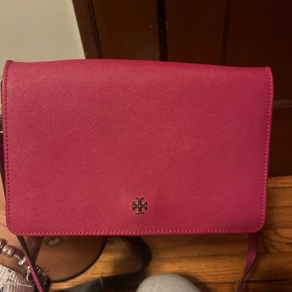 Tory Burch Pink Crossbody Bag with Flap Closure and Metallic Logo